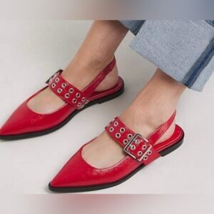 STEVE MADDEN
WOMENS Smokee SLINGBACK FLAT Red Sz 7